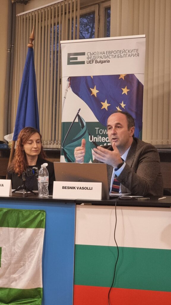 20251213 171323 scaled 1 - UEF