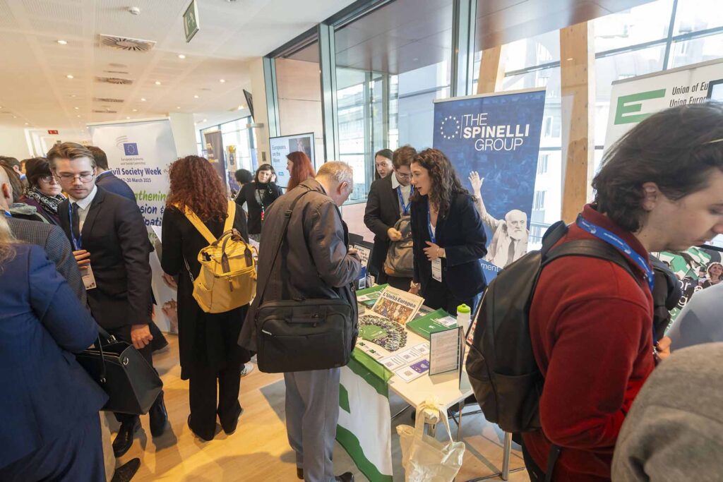 54397163865 ca5d42179d o - UEF