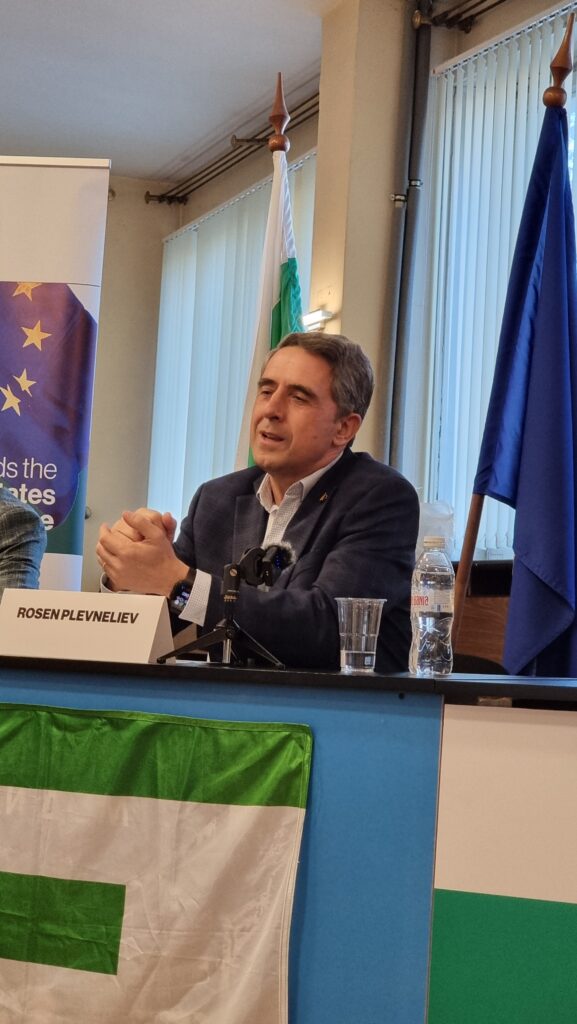 20251213 150650 - UEF